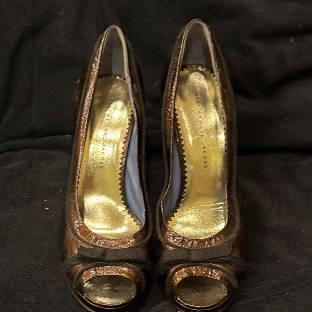 Marc Jacobs Bronze Peep Toe Heels never worn